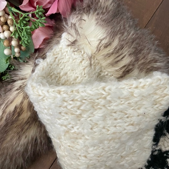 💖Host Pick💖 Anthropologie NWT Infinity Scarf - Picture 3 of 13